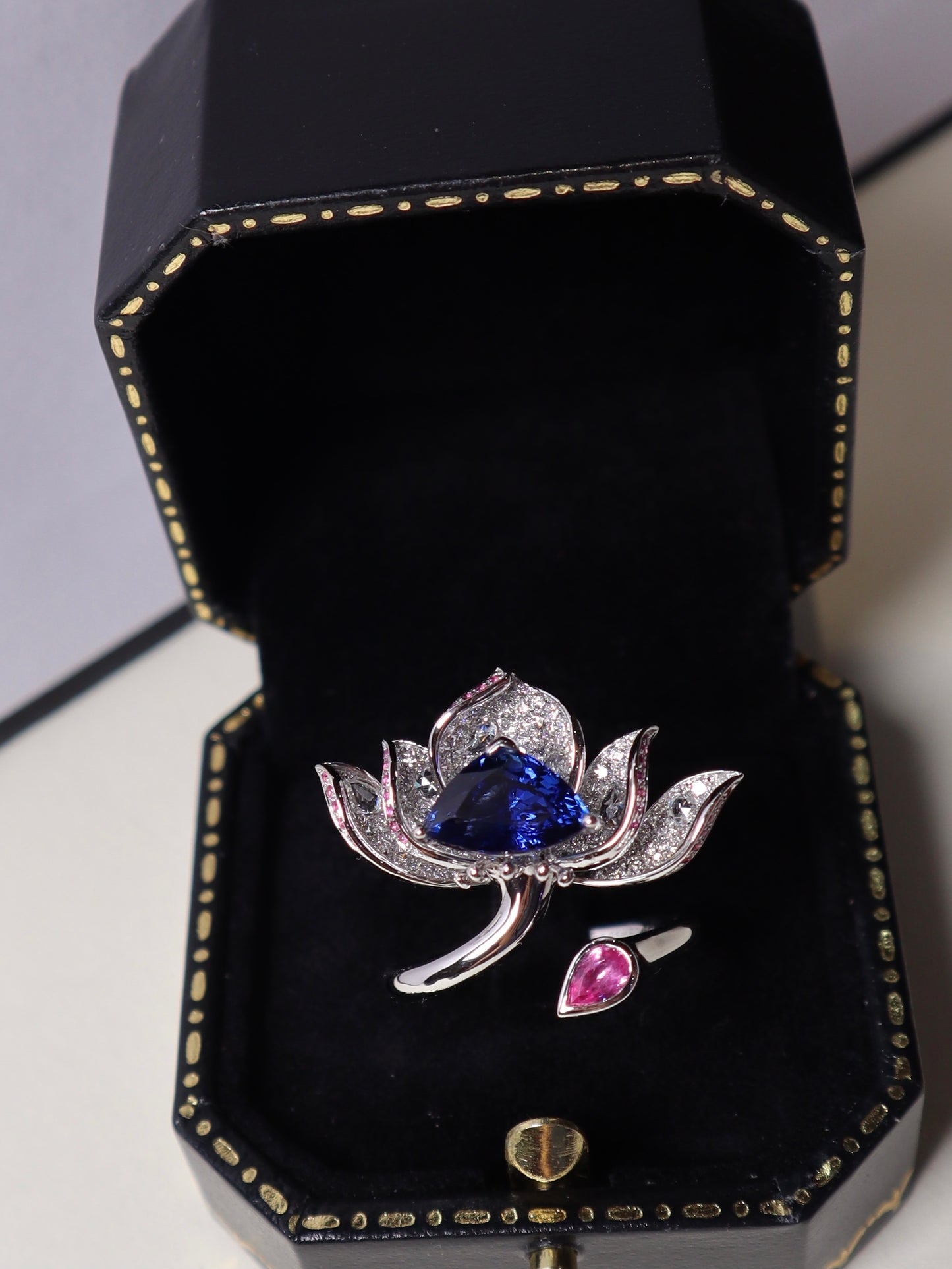 18K Gold "Blue Lotus" Sapphire Diamond Ring