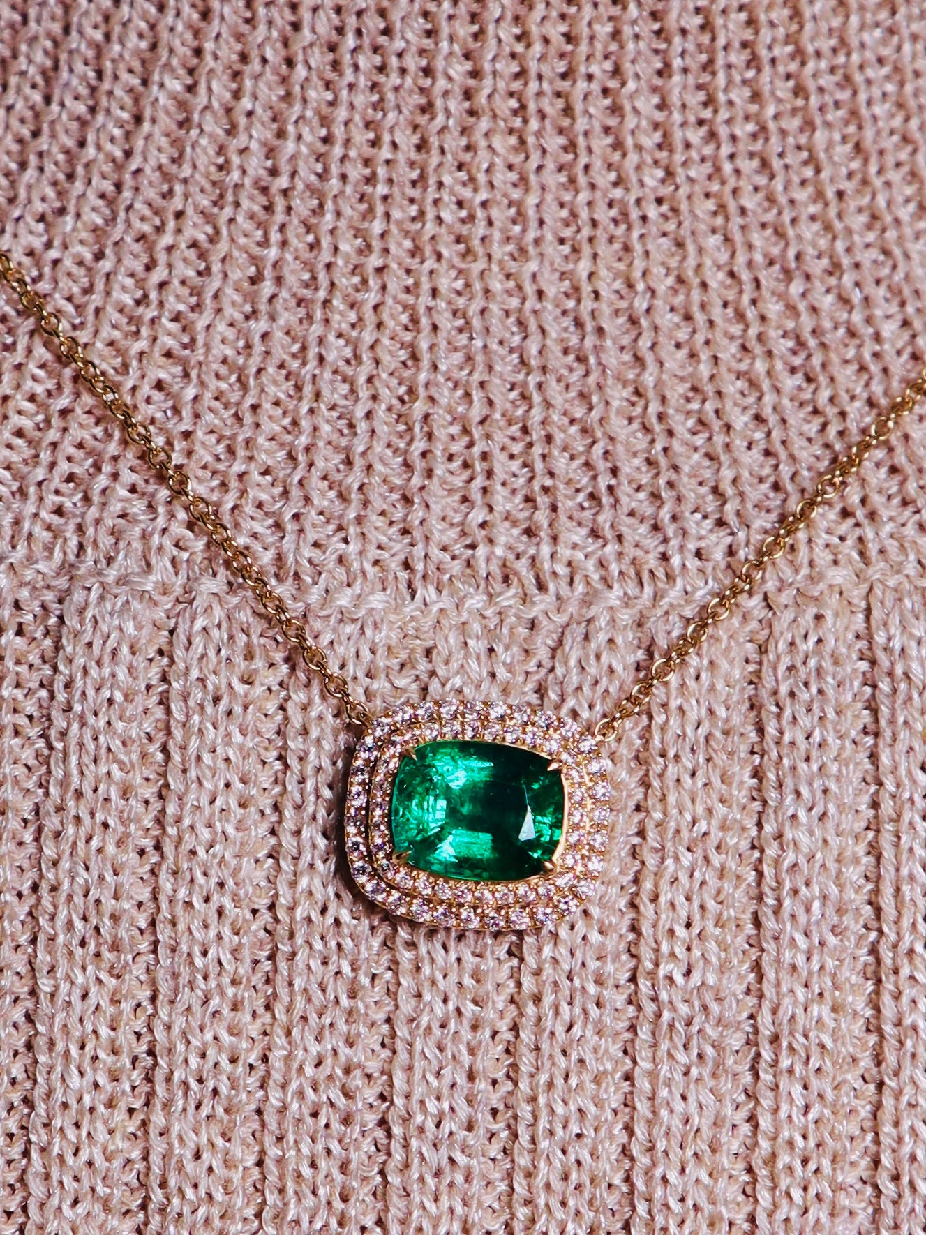 18K Gold Emerald Diamond Chocker Necklace